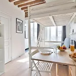 Stylish Mezzanine Studio In The Heart Of Paris 3F