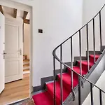 Stylish Mezzanine Studio In The Heart Of Paris 3F